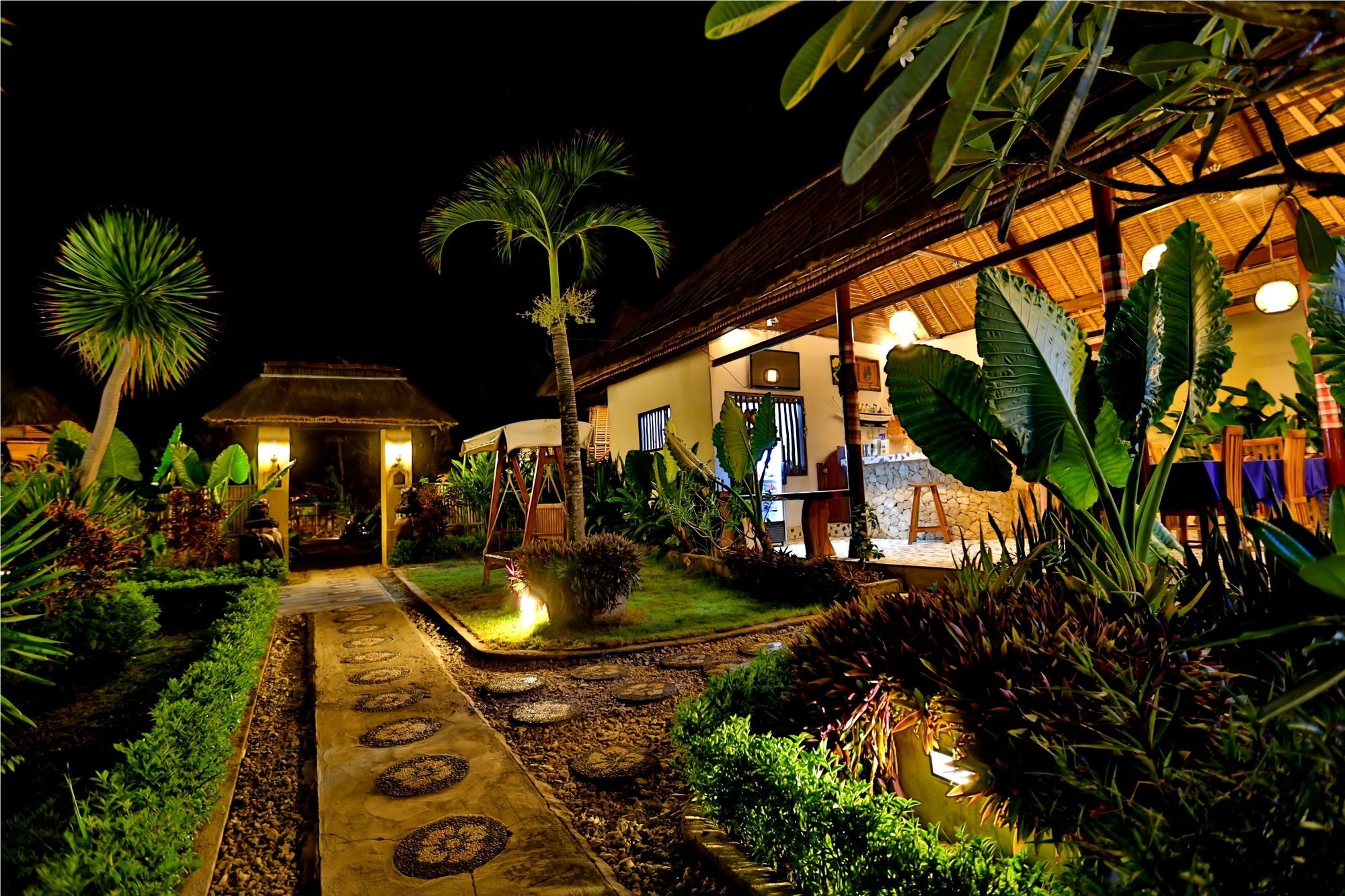 ซันเซทคอยน์ เลมบงแกน คอทเทจแอนด์สปา Hotel นูซาเลมโบงัน ภายนอก รูปภาพ