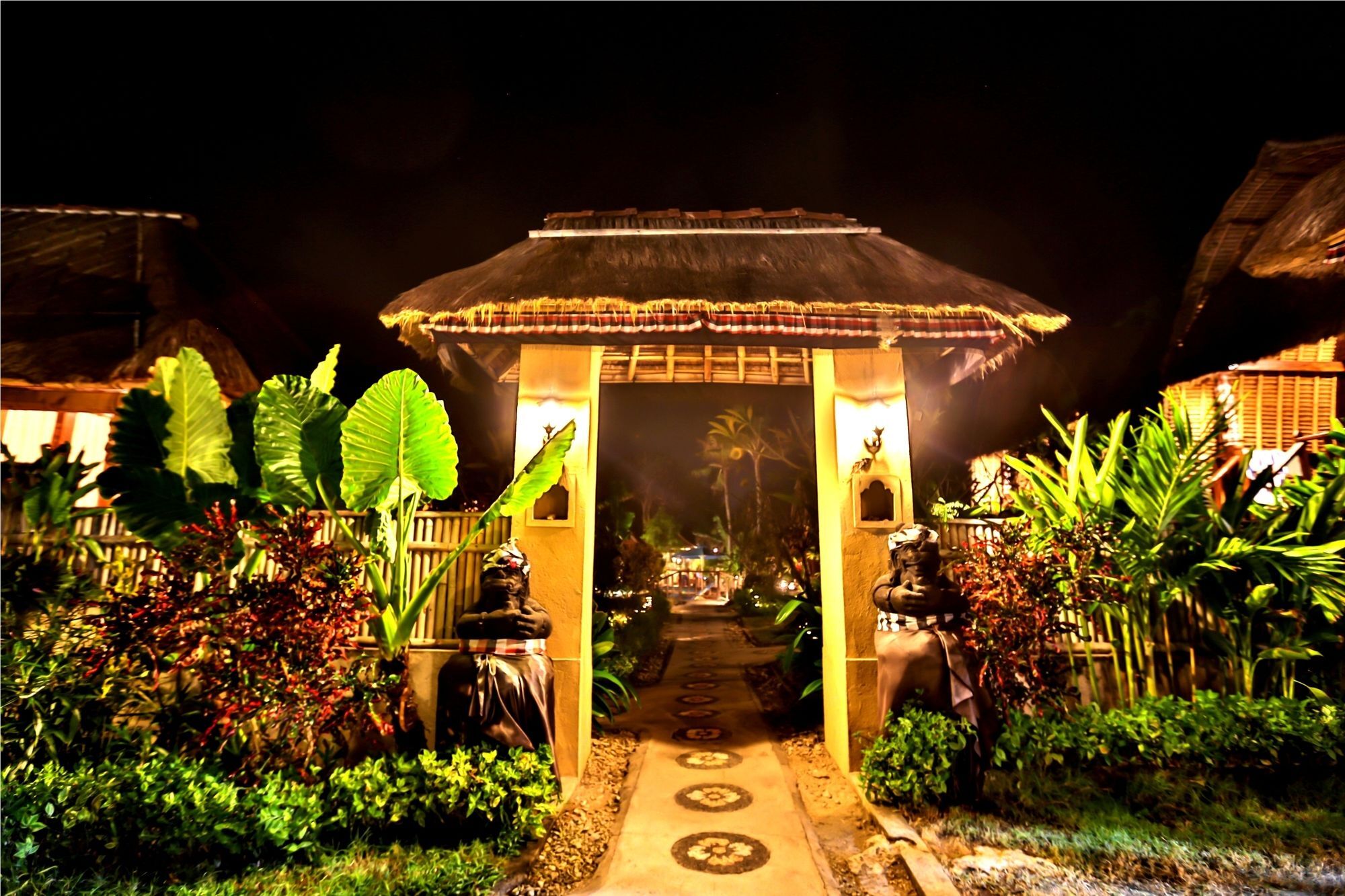 ซันเซทคอยน์ เลมบงแกน คอทเทจแอนด์สปา Hotel นูซาเลมโบงัน ภายนอก รูปภาพ